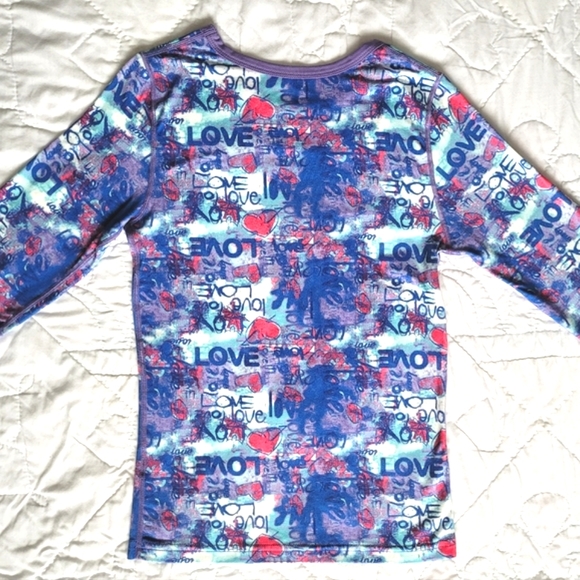 2/$15 ๐ผ Athletic Works Love & Hearts Top - Picture 2 of 5